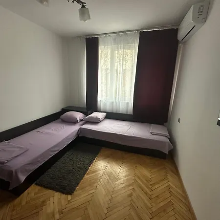 за гости моника Apartment *